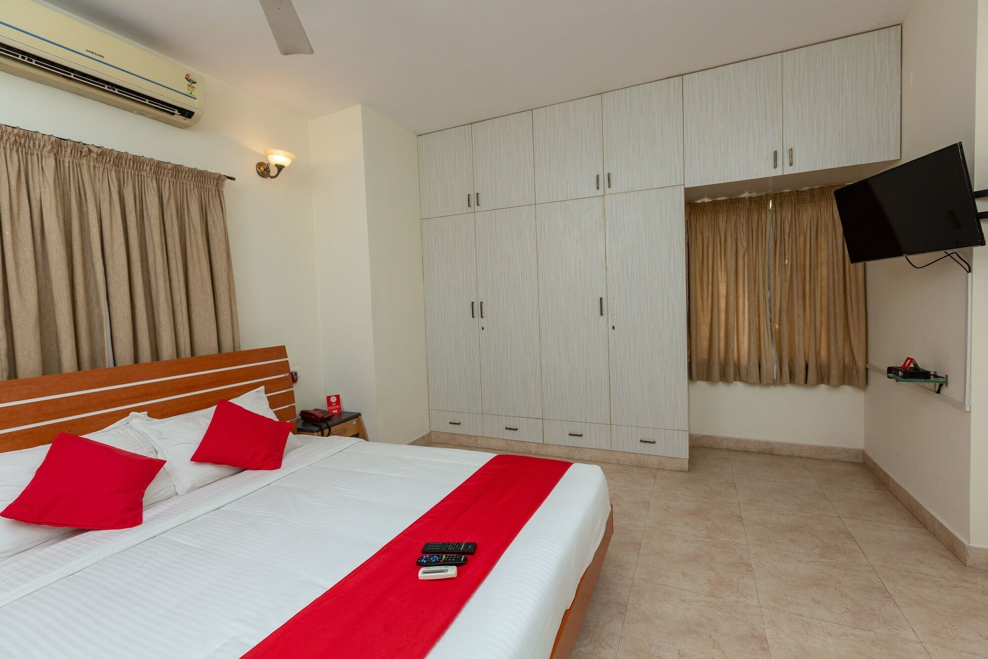 Oyo 23202 Cute Orange Service Apartments شيناي المظهر الخارجي الصورة
